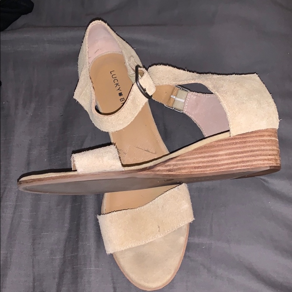 Lucky brand Sz 12 tan suede sandals